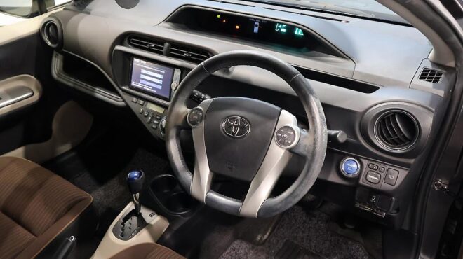 2012 Toyota Aqua G Model Push Start and Reversing Camera image 314833