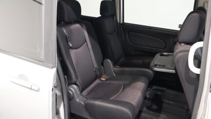 2012 Nissan Serena Highway Star Hybrid image 321978