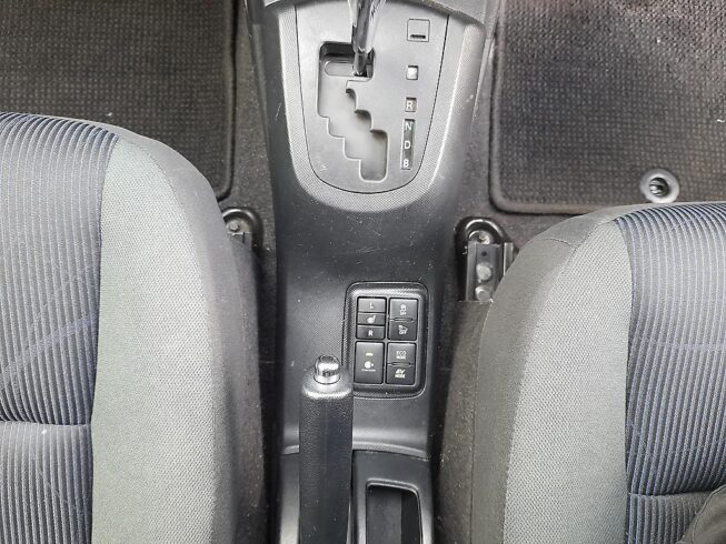 2015 Toyota Aqua Hybrid S Model, Push Start image 298865
