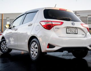 2017 Toyota Vitz F model Hybrid, Push start image 296631