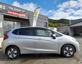2014 Honda Fit Hybrid F package image 297890