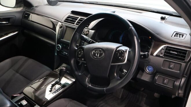 2013 Toyota Camry Hybrid G-Package, Cruise Control, Reverse Camera image 311800