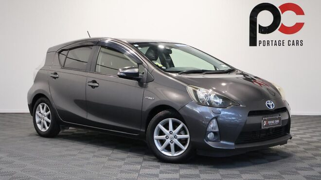 2012 Toyota Aqua G Model Push Start and Reversing Camera image 314823