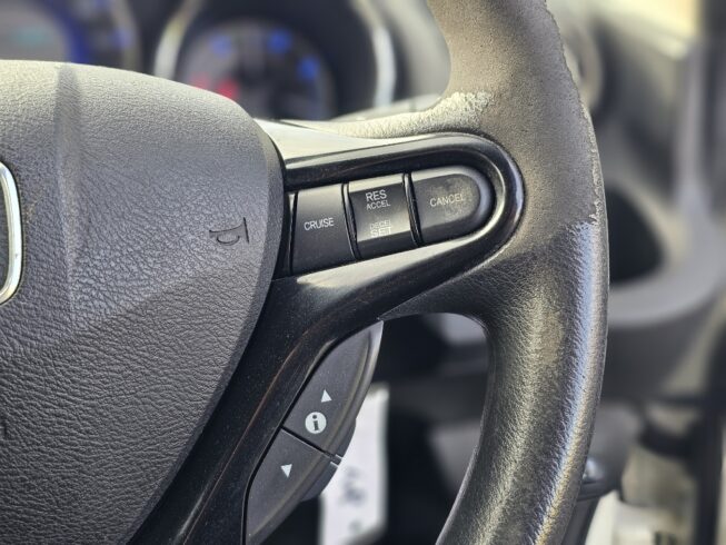 2012 Honda Fit SHUTTLE Hybrid image 299213