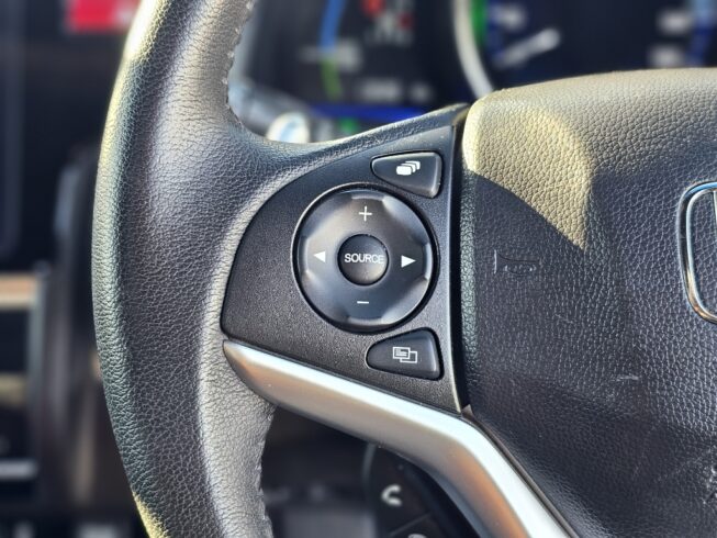 2013 Honda Fit L-package Hybrid image 298224
