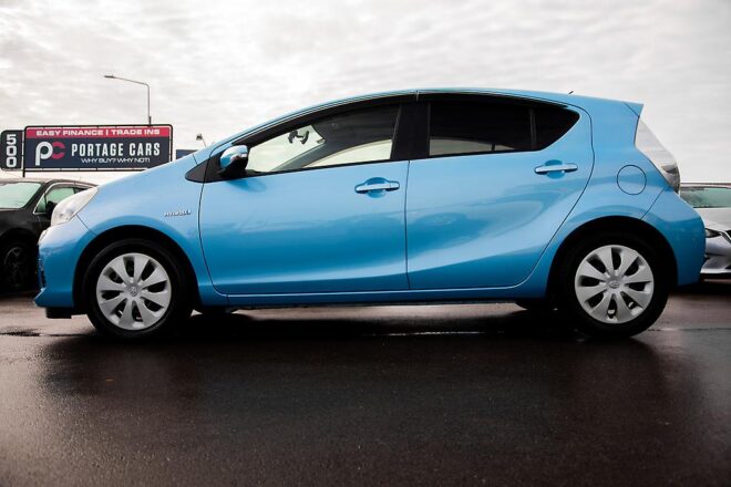 2012 Toyota Aqua S Model, Hybrid, Push start image 298137