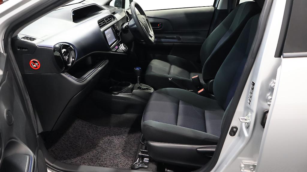 2015 Toyota Aqua S Model, Push Start, Reverse Camera image 319027