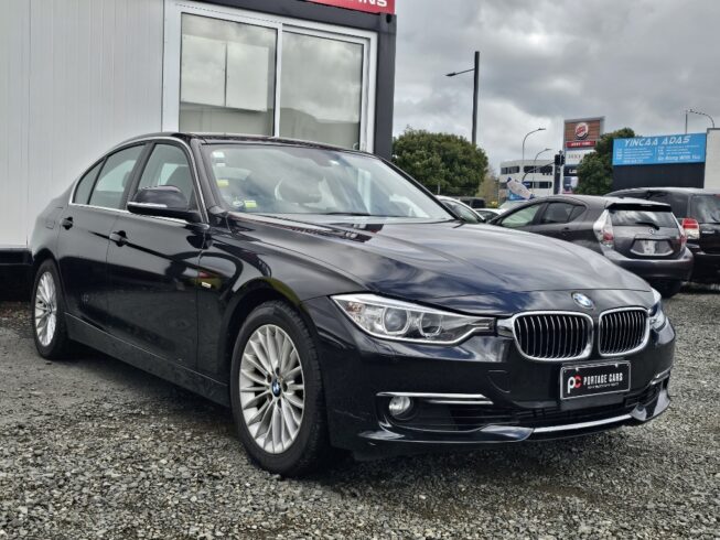 2013 Bmw 3 Series Luxury, Low KMs image 300783