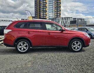 2015 Mitsubishi Outlander 4WD 24G 7-Seats image 299773