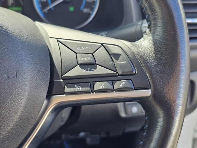 2018 Nissan Leaf X Model, 84.6% SOH, Cruise control image 302393