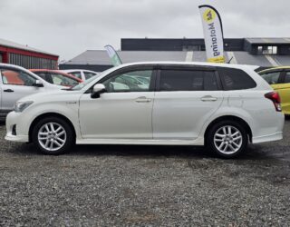 2014 Toyota Corolla Fielder Hybrid G Aero Tourer image 300861