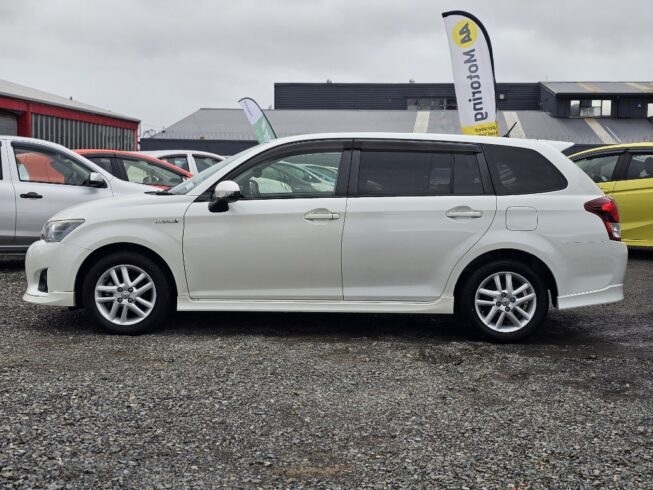 2014 Toyota Corolla Fielder Hybrid G Aero Tourer image 300861