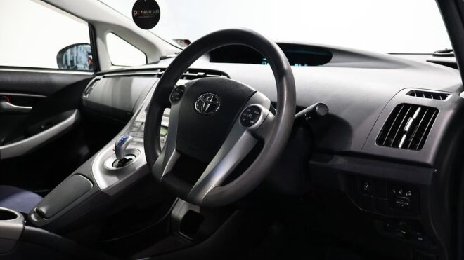 2014 Toyota Prius S Model, Low KMS, Alloy Wheels image 302850