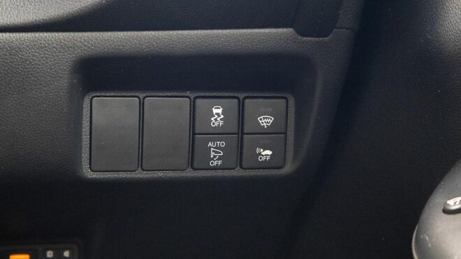 2015 Honda Shuttle Hybrid Z, Heated Seats, Reverse Camera image 312415