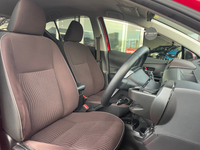 2014 Toyota Aqua G Model, Push Start, Reverse camera, Low KMS Facelift Model image 300405