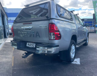 2020 Toyota Hilux SR5 TD DC 2.8DT image 300072