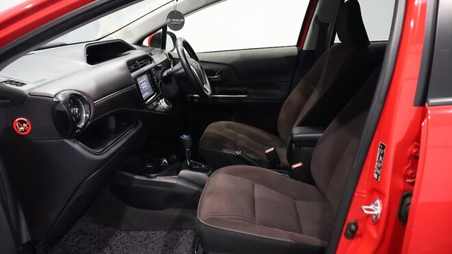 2014 Toyota Aqua G Model, Push Start, Reverse camera, Cruise Control image 312700