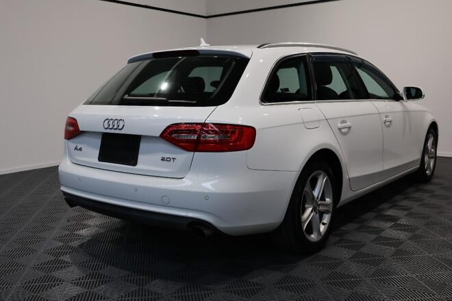 2012 Audi A4 Avant 2.0TFSI, Leather/ Heated Seats image 302280