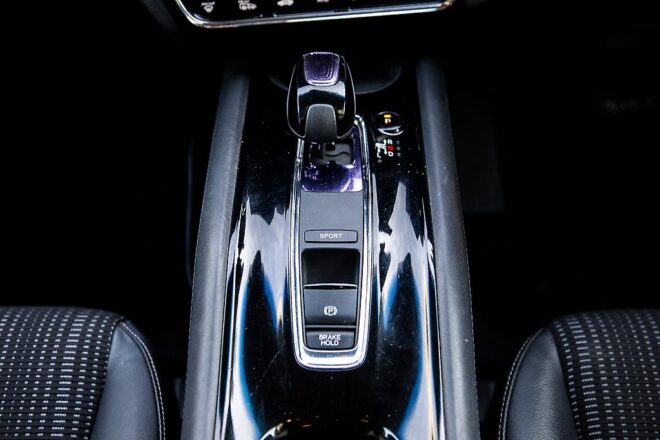 2014 Honda Vezel Hybrid Z  ,Half Leather, Cruise control image 300152