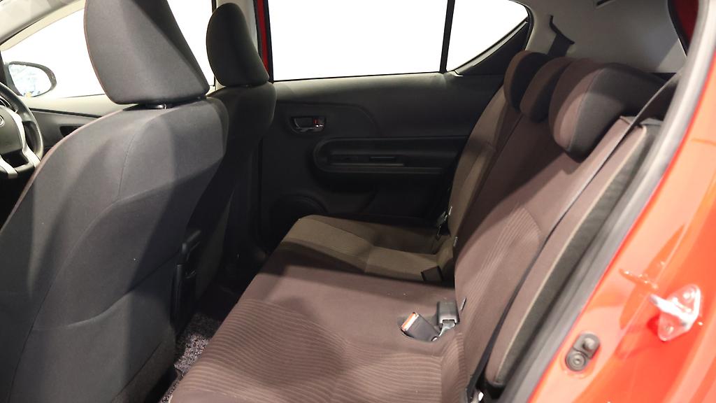 2014 Toyota Aqua G Model, Push Start, Reverse camera, Cruise Control image 312702