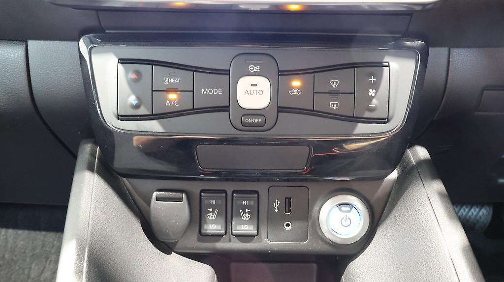 2017 Nissan Leaf X Model Low KMS 84% SOH image 314443