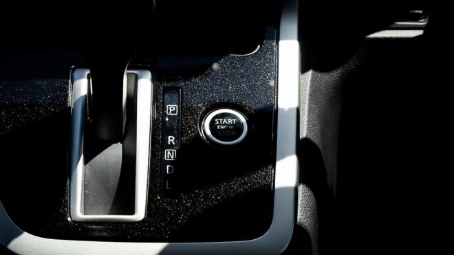 2017 Nissan Serena Highwaystar V Selection Hybrid, Dual Power Sliding Doors image 310699