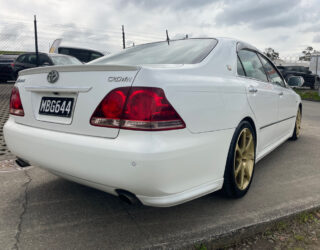 2004 Toyota Crown Athlete, Lowered on 18s image 301696
