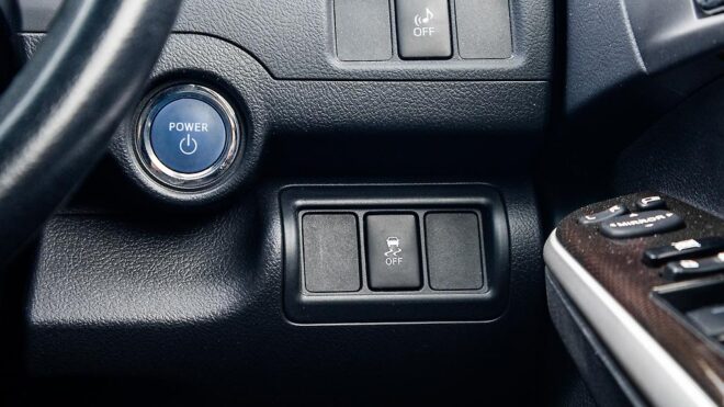 2012 Toyota Camry Hybrid G Package, Reverse camera, Cruise Control image 311186