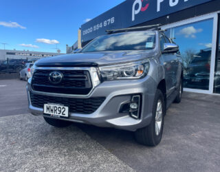 2020 Toyota Hilux SR5 TD DC 2.8DT image 300075