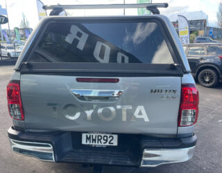 2020 Toyota Hilux SR5 TD DC 2.8DT image 300073