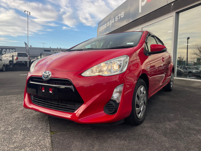 2014 Toyota Aqua G Model, Push Start, Reverse camera, Low KMS Facelift Model image 300401