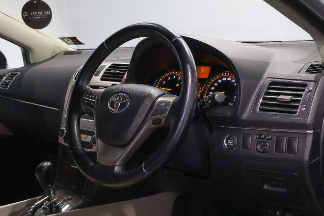 2013 Toyota Avensis Wagon Li image 303332