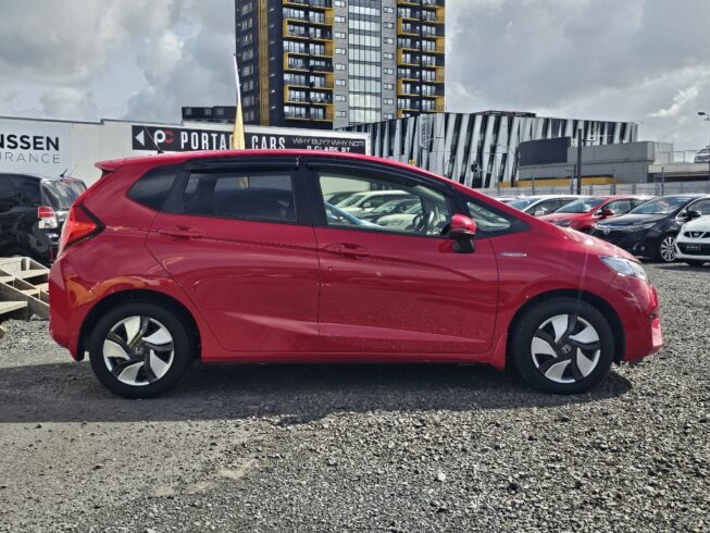2015 Honda Fit Hybrid F-Package image 299482