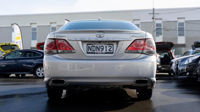 2010 Toyota Crown Leather package, Athlete image 300664