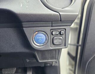 2014 Toyota Corolla Fielder Hybrid G Aero Tourer image 300863