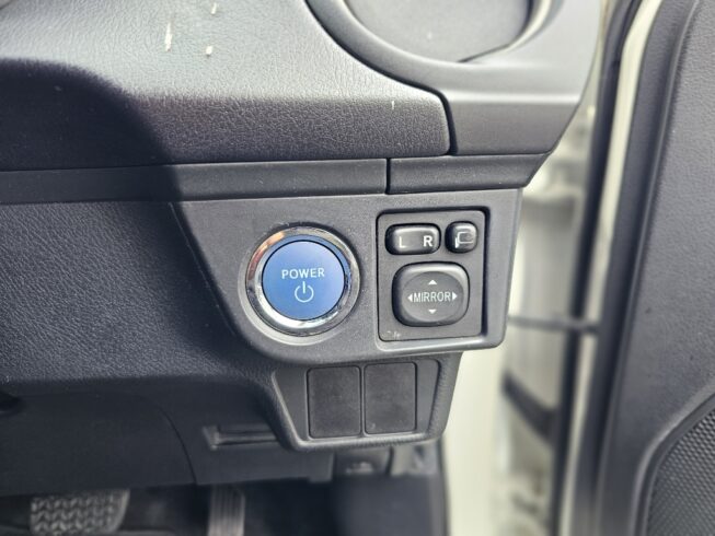 2014 Toyota Corolla Fielder Hybrid G Aero Tourer image 300863