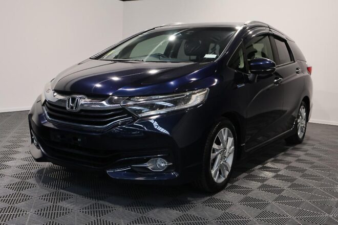 2015 Honda Shuttle Hybrid Z, Heated Seats, Reverse Camera image 302101