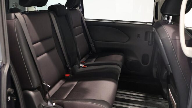 2017 Nissan Serena Highwaystar V Selection Hybrid, Dual Power Sliding Doors image 303127