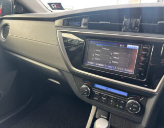 2014 Toyota Auris 150X Blackish Lounge image 299857