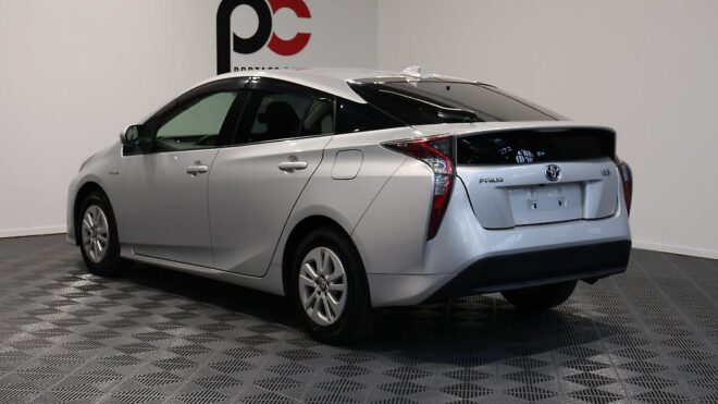 2018 Toyota Prius S Model, Cruise Control & Lane Departure Warning image 303101