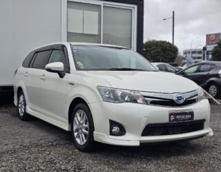 2014 Toyota Corolla Fielder Hybrid G Aero Tourer image 300857