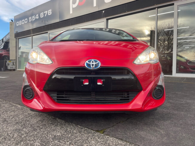 2014 Toyota Aqua G Model, Push Start, Reverse camera, Low KMS Facelift Model image 300402