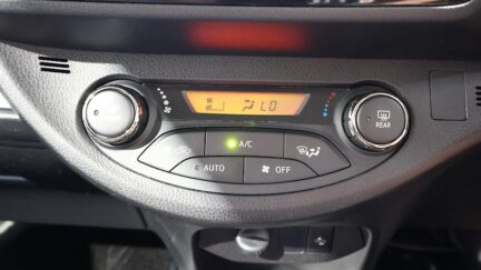 2018 Toyota Vitz Hybrid F Safety Edition, Push Start image 317019