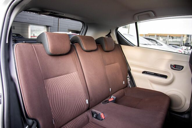 2012 Toyota Aqua G model , Push Start, Reverse Camera image 300096