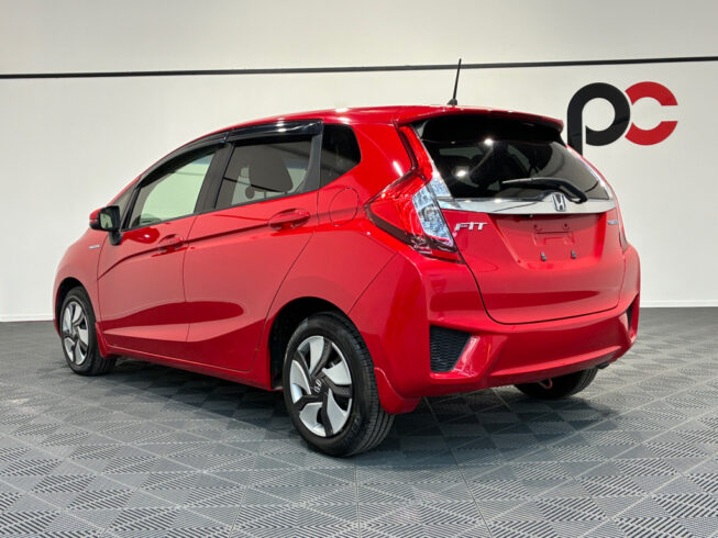 2014 Honda Fit Hybrid F-Package Low KMS image 302327