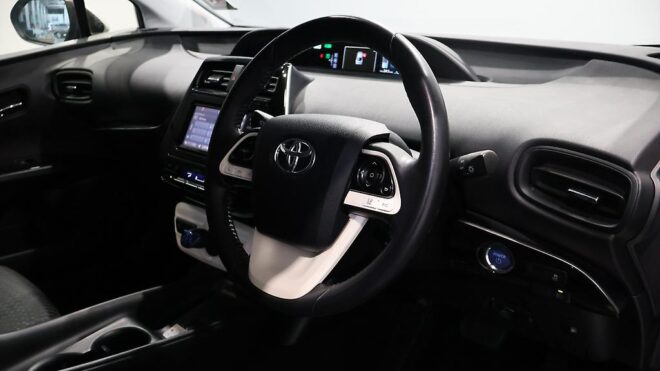 2018 Toyota Prius S Model, Cruise Control & Lane Departure Warning image 303109