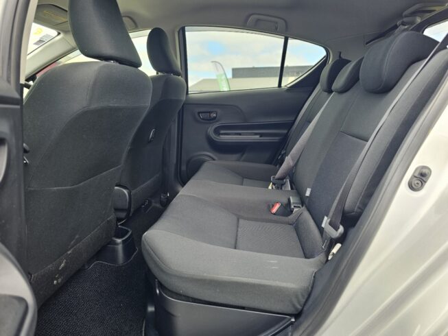 2016 Toyota Aqua S Model, Low Kms, Push Start image 300932