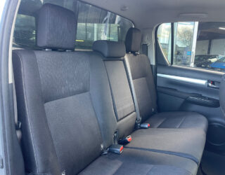 2020 Toyota Hilux SR5 TD DC 2.8DT image 300083