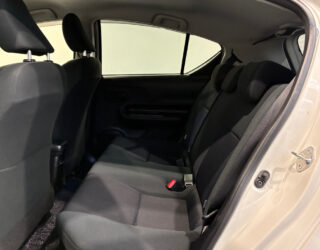 2015 Toyota Aqua Push Button Start – Facelift image 301865