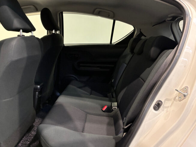 2015 Toyota Aqua Push Button Start – Facelift image 301865
